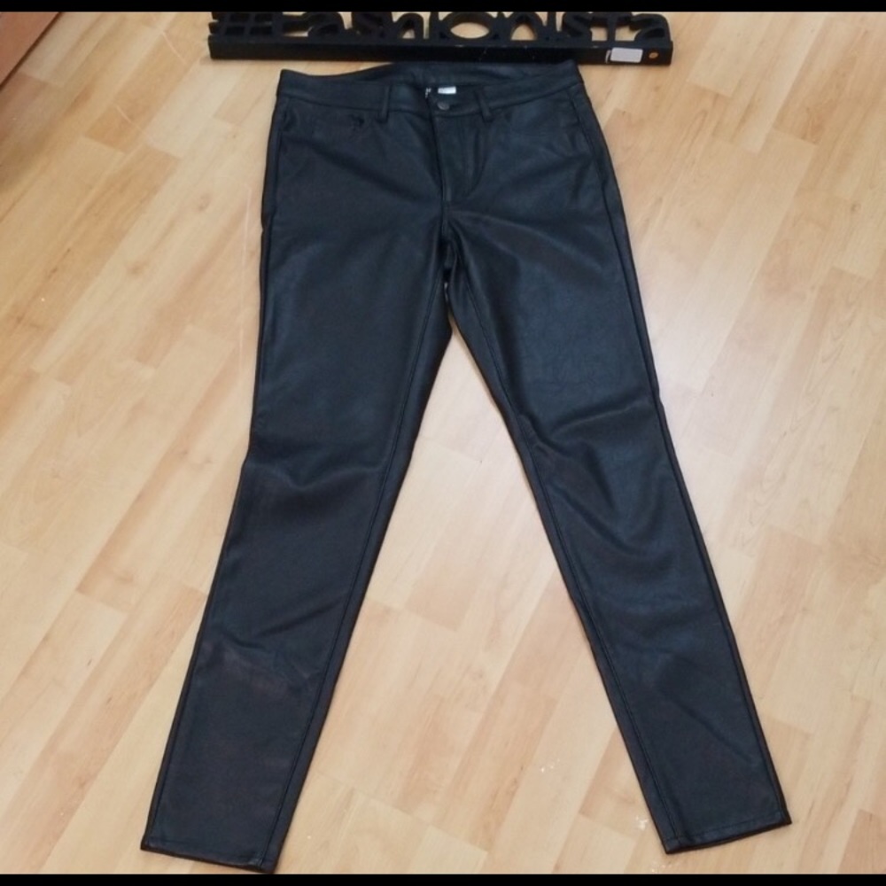 Faux leather skinny pants